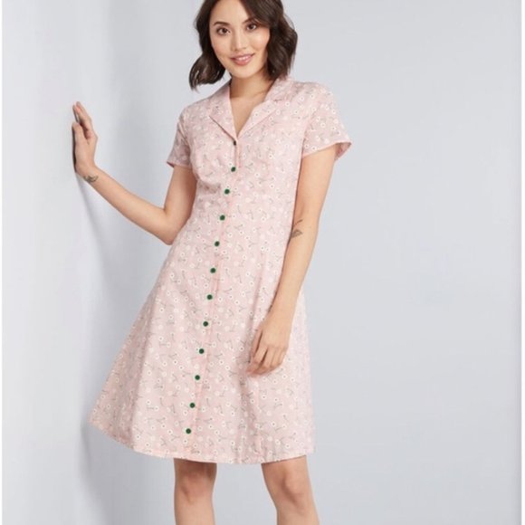 Modcloth Dresses & Skirts - ModCloth soft pink Daytime Dynamo gingham floral daisy print shirt dress size 12
